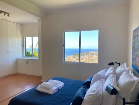 Ideales Familienhaus mit freiem Stadt- und Meerblick - Photo 16