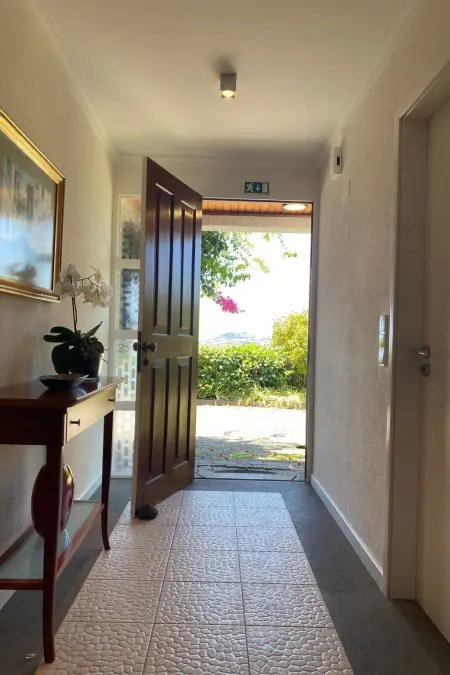 Ideales Familienhaus mit freiem Stadt- und Meerblick - Photo 33