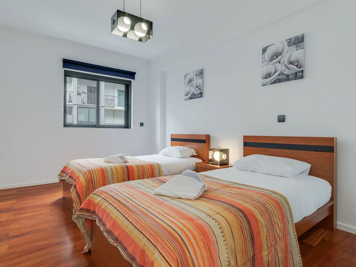 Appartement 2 chambres à Funchal avec garage et balcon - Photo 10