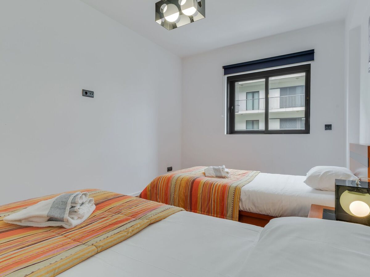 Appartement 2 chambres à Funchal avec garage et balcon - Photo 11