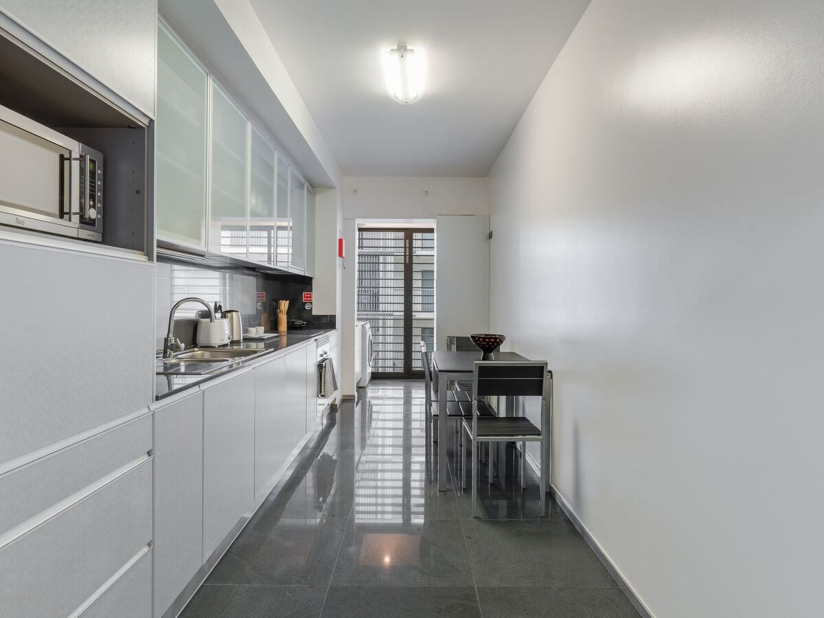 Appartement 2 chambres à Funchal avec garage et balcon - Photo 15
