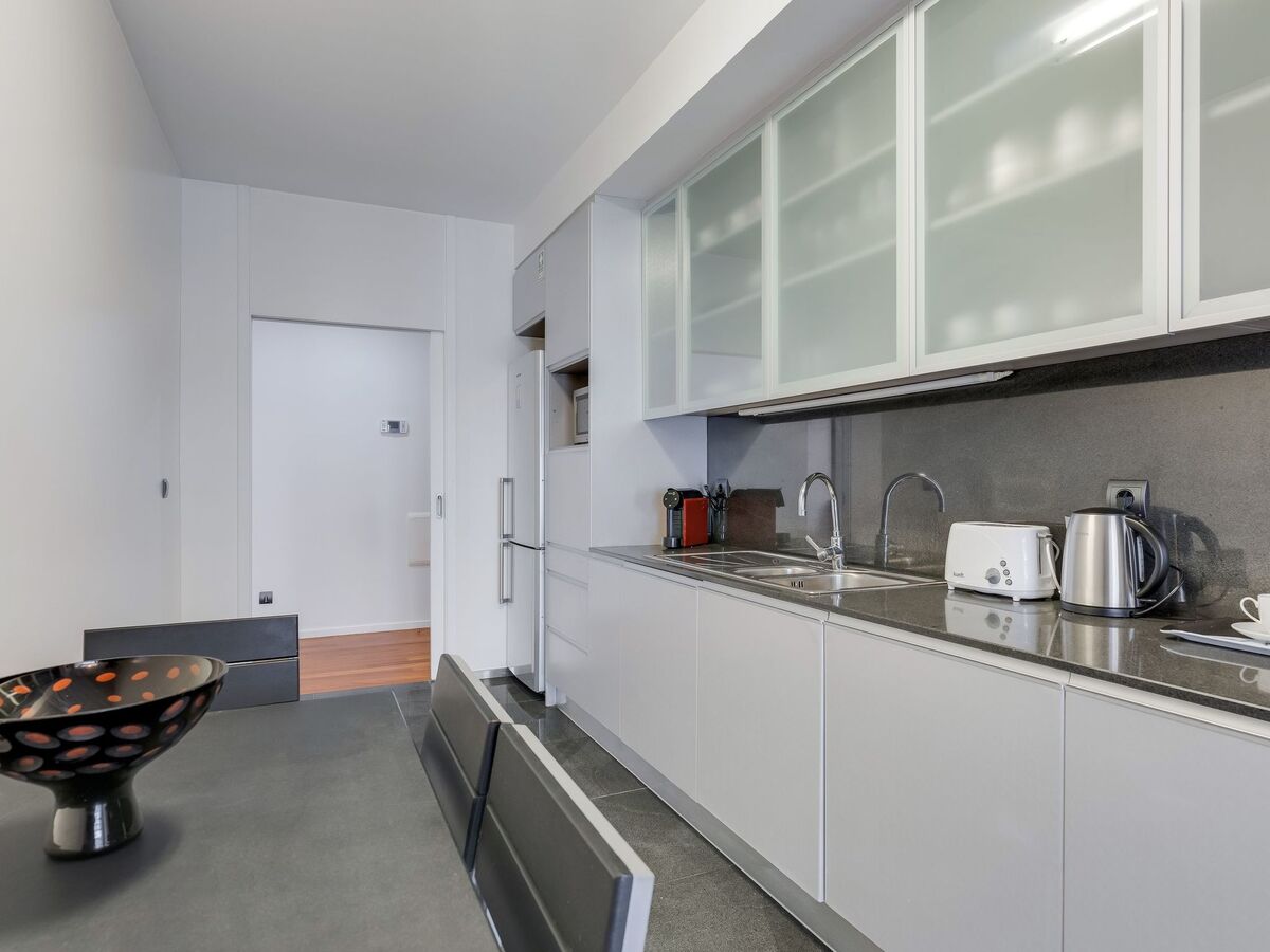 Appartement 2 chambres à Funchal avec garage et balcon - Photo 17