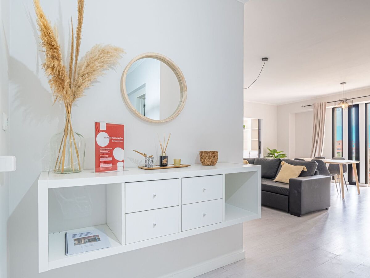 Apartment 81 à Funchal : 1 chambre, parking privé - Photo 2