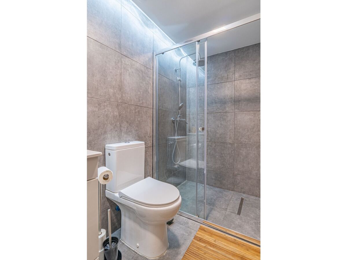 Apartment 81 à Funchal : 1 chambre, parking privé - Photo 15