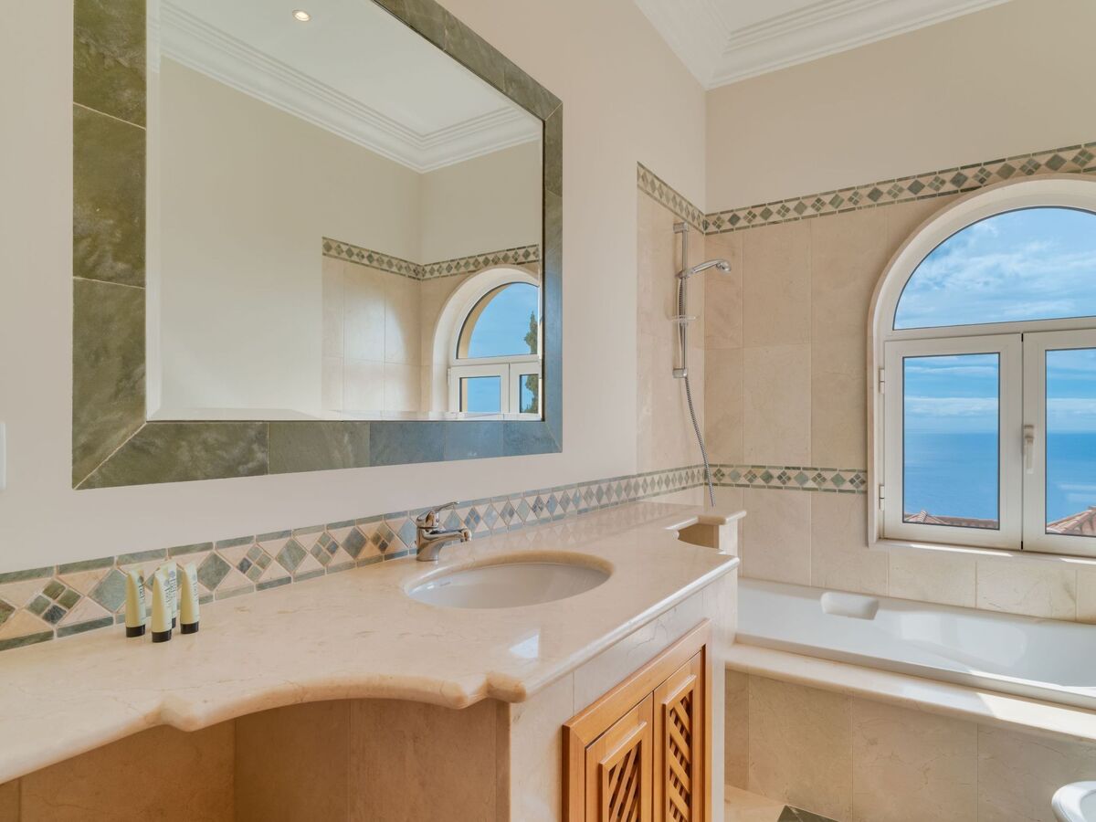 Villa Gasparini - Maison 3 ch, piscine chauffée à Funchal - Photo 14