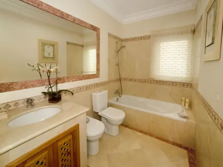Appartement 1 ch avec piscine commune à Funchal : photo 10
