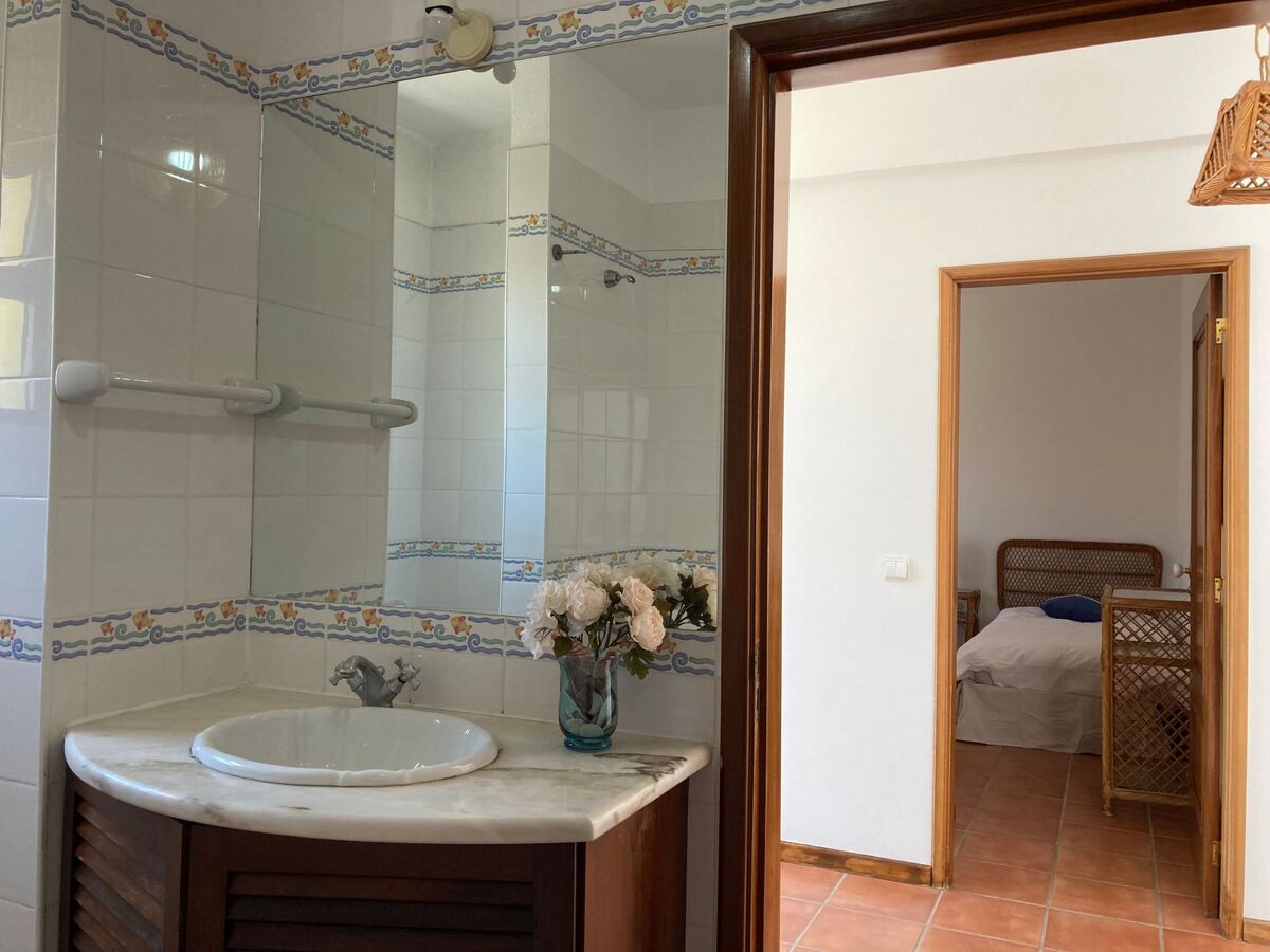 Maison 3 chambres avec vue 180° sur la baie de Vila Baleira - Photo 11
