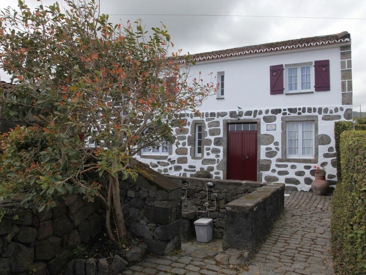 Maison Nordeste aux Açores, jardin partagé à 2 km de la mer - Photo 1
