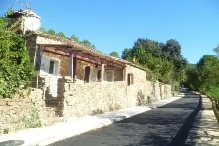 Maison Mirabeau : piscine privée aux portes des Cévennes : photo 2