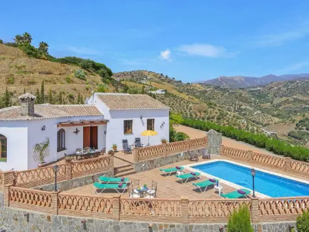 Location villa à Frigiliana, Villa andalouse paisible avec piscine privée à Frigiliana