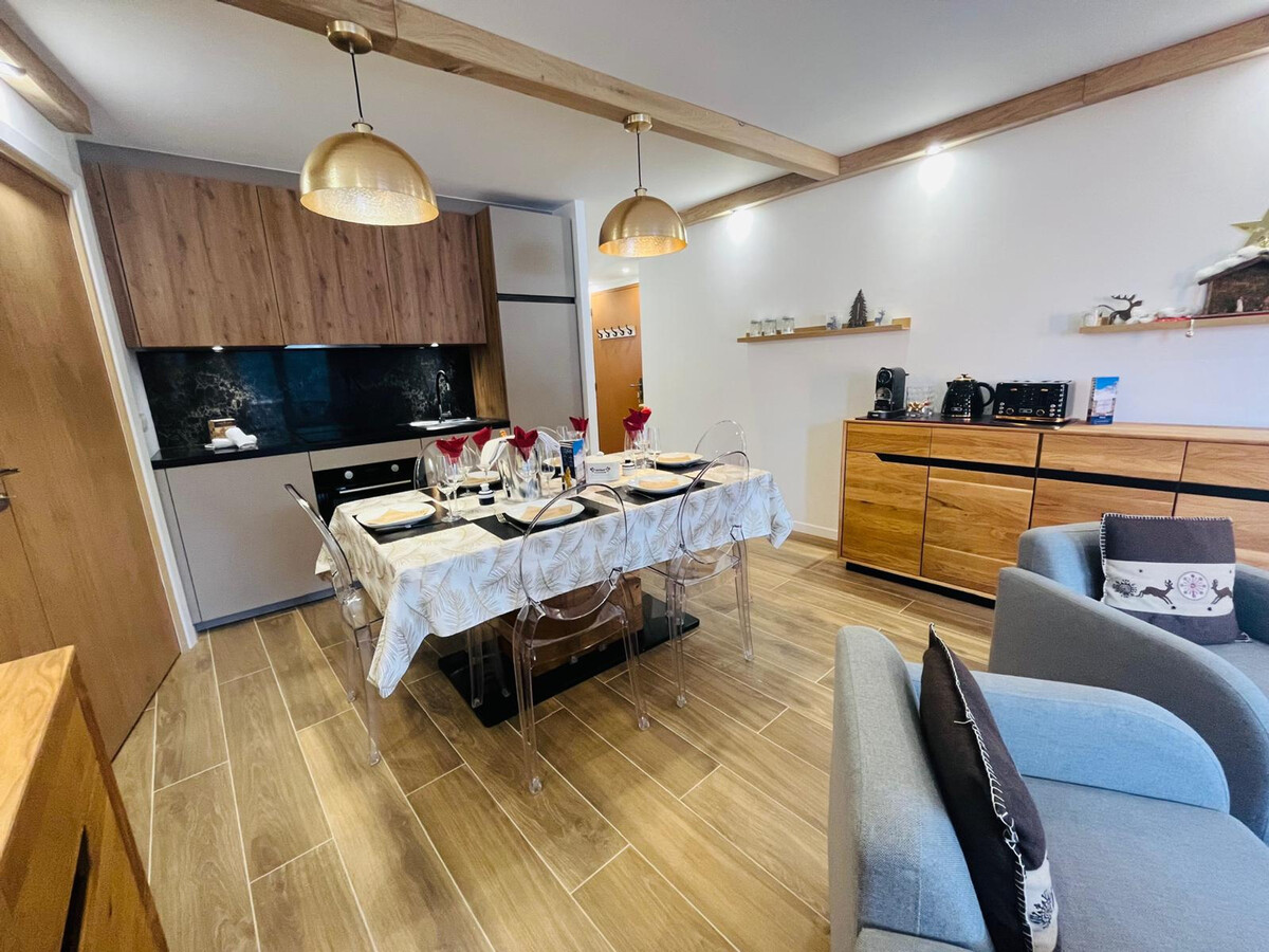 Appartement rénové Méribel, vue montagne, balcon ouest - Photo 2