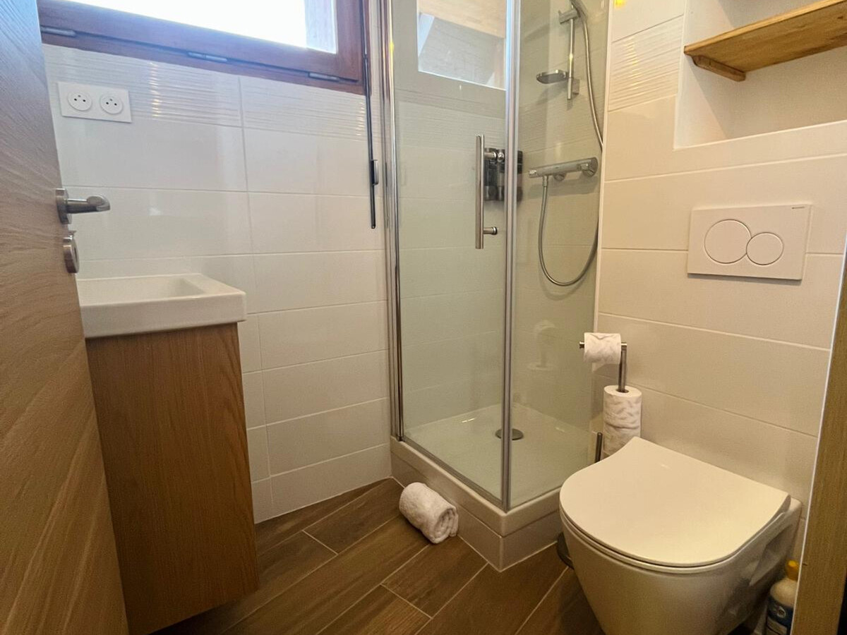 Appartement rénové Méribel, vue montagne, balcon ouest - Photo 10