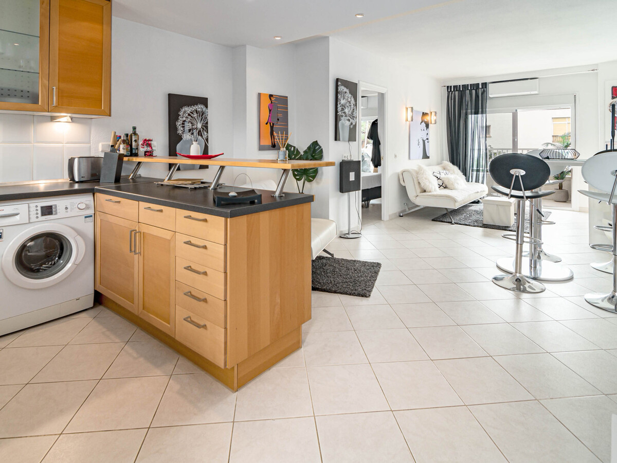 T2 Marbella avec piscine collective et parking - Photo 6