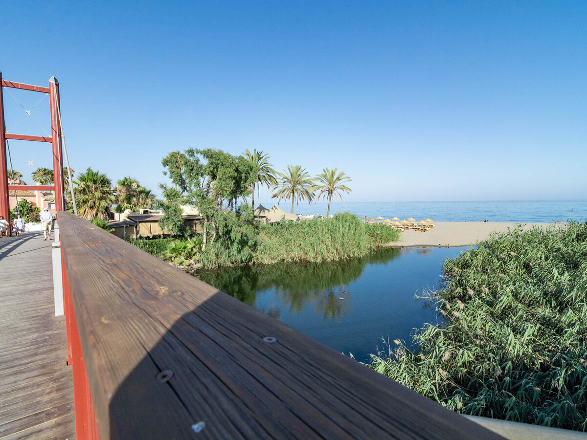 T2 Marbella avec piscine collective et parking - Photo 32
