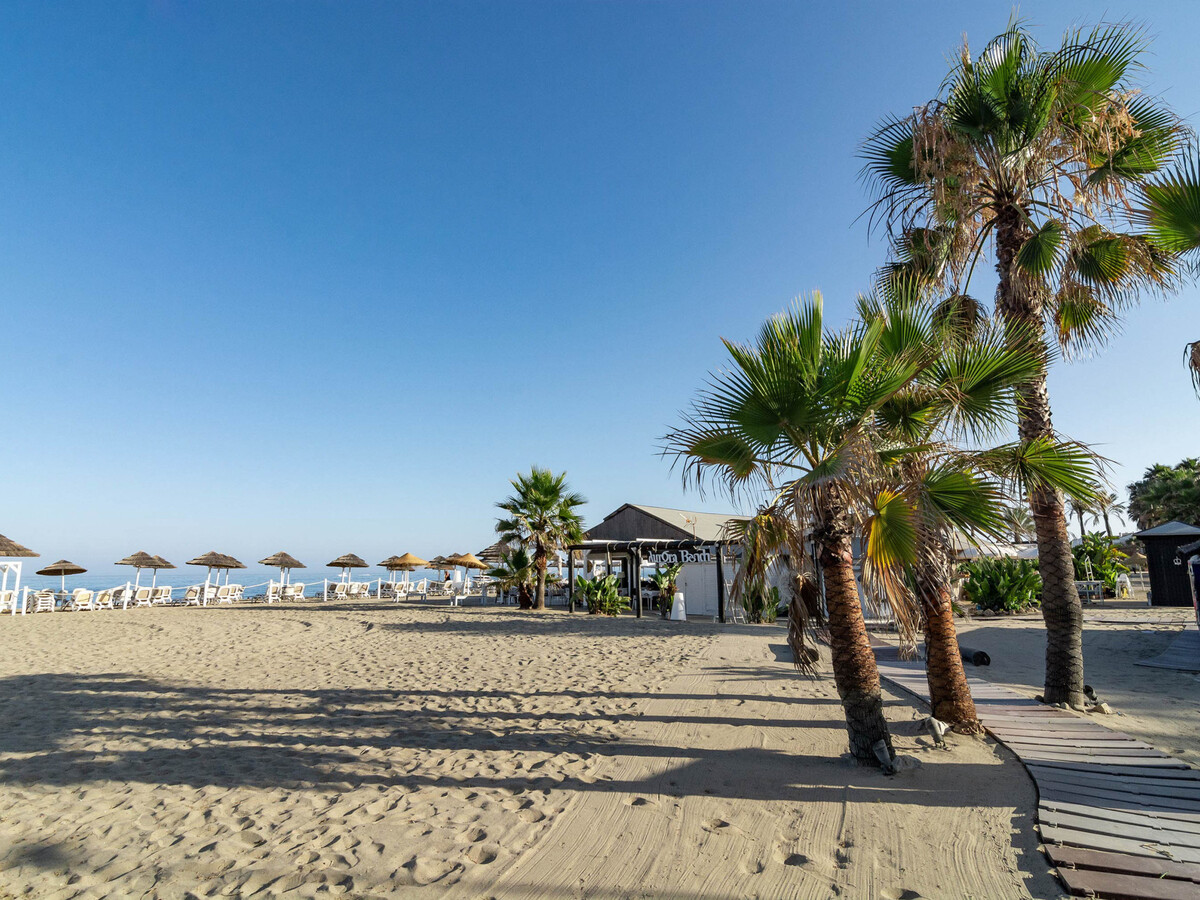 T2 Marbella avec piscine collective et parking - Photo 33