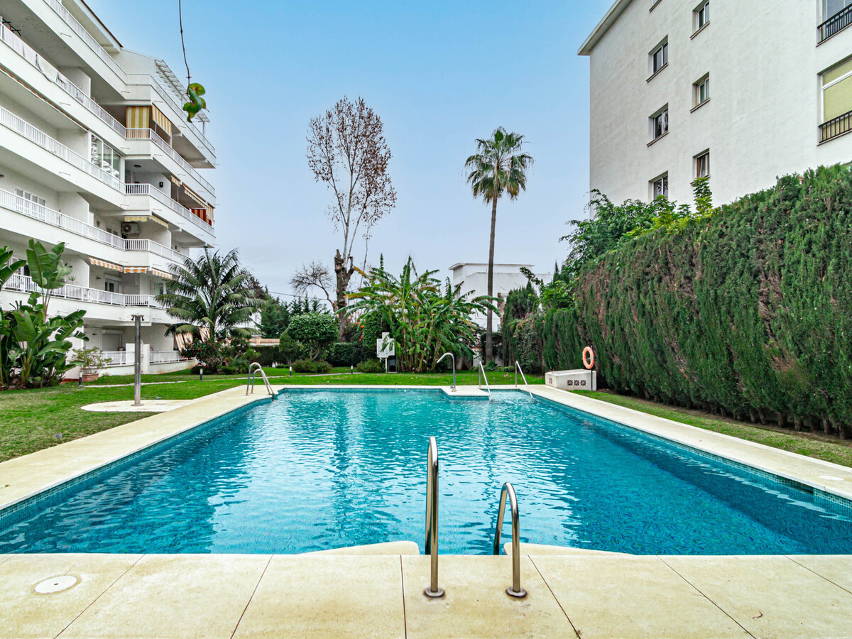 T2 Marbella avec piscine collective et parking - Photo 34