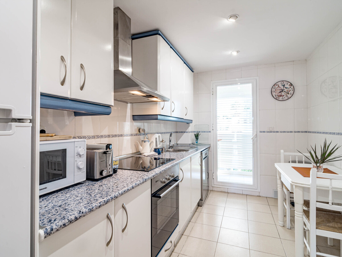 Appartement 2 chambres avec terrasse et piscine - Photo 32
