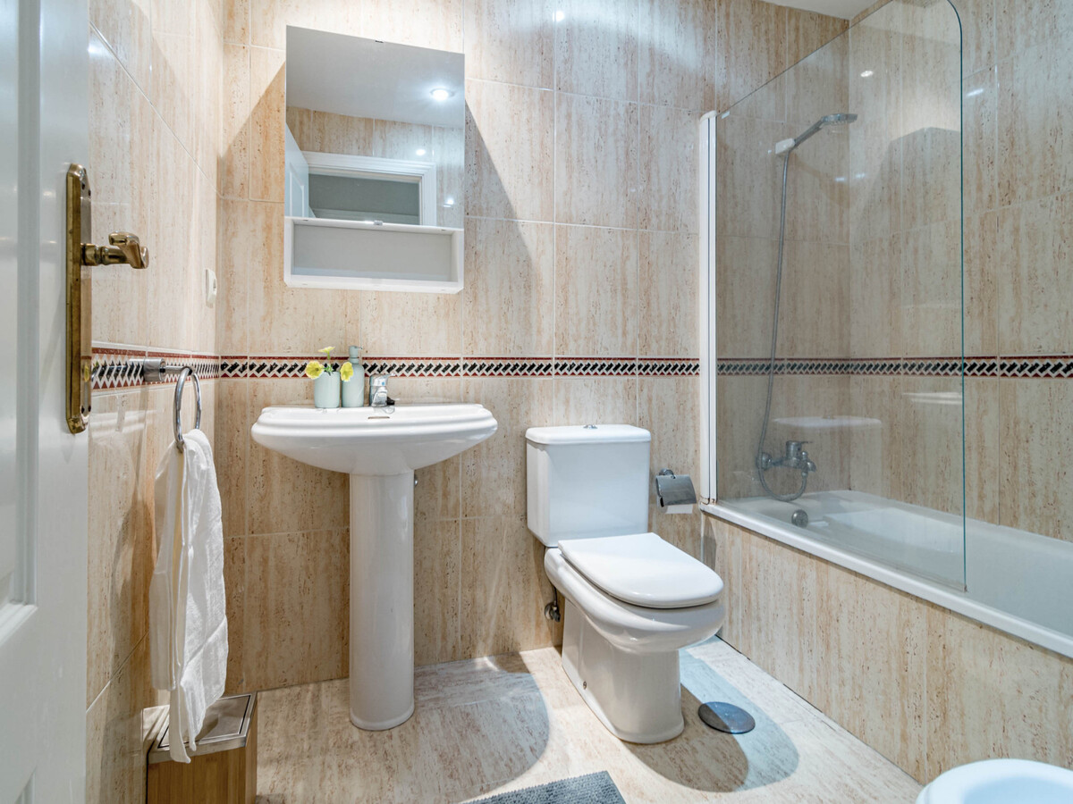 Appartement 2 ch, 110 m² avec piscine chauffée à Marbella - Photo 20