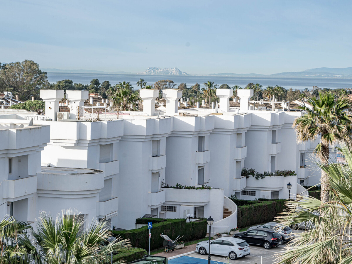 Appartement 4 ch, 193 m², piscine et jardin à Estepona - Photo 15