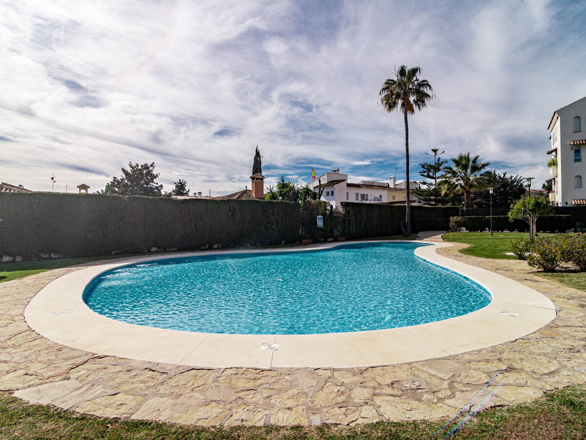 Appartement 2 chambres San Pedro de Alcántara, piscine et garage - Photo 12