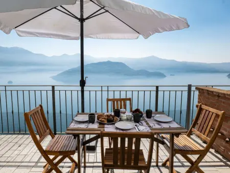 Location appartement à Fonteno, Cherubino 2, Dreizimmerwohnung mit Pool und Terrasse