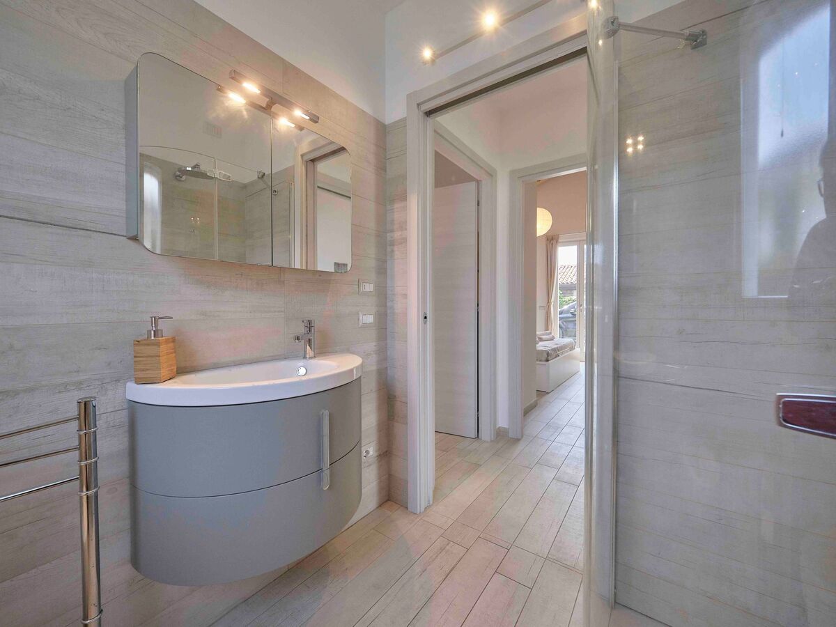 Schönes Ferienhaus Villetta Batik, Maison 6 personnes à Bardolino - Photo 32