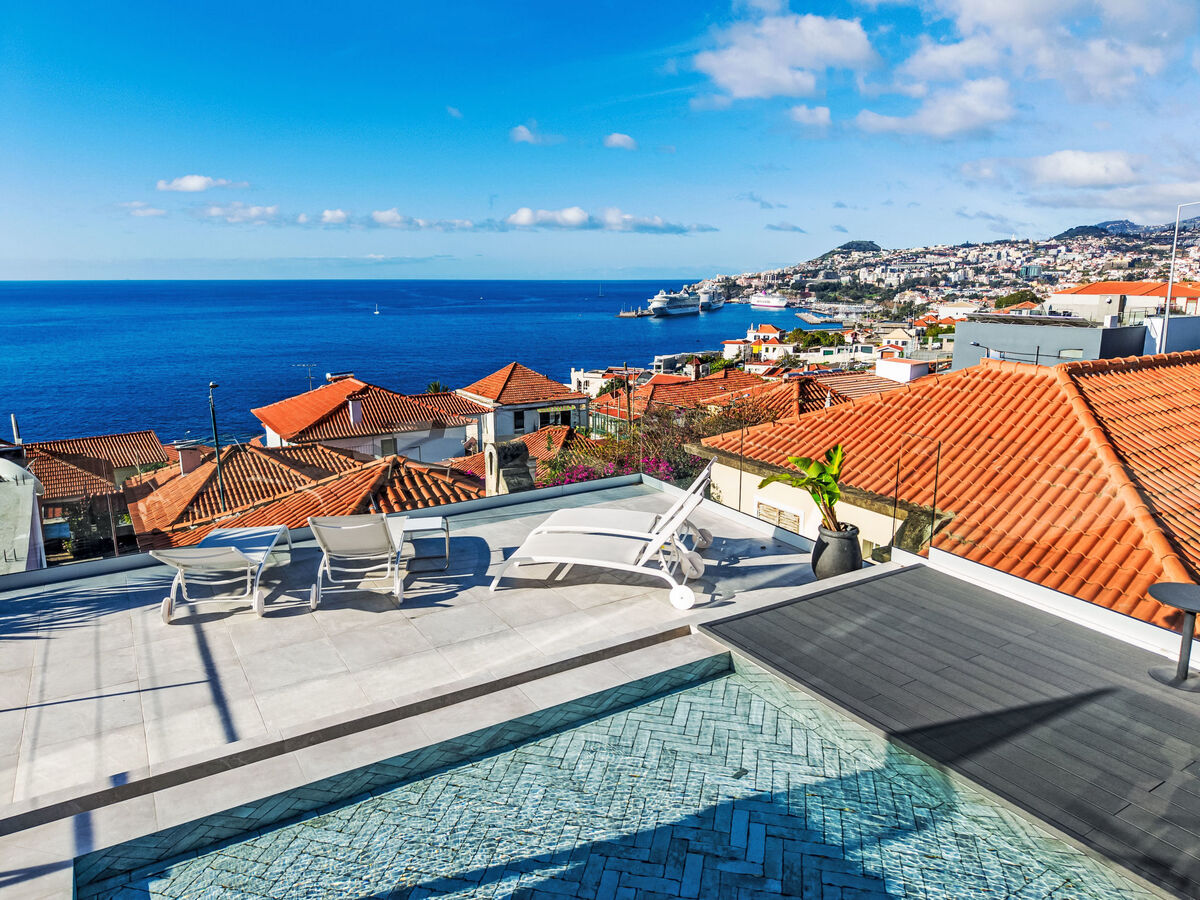 Villa Lazaro à Funchal : piscine chauffée, vue mer et montagne - Photo 2