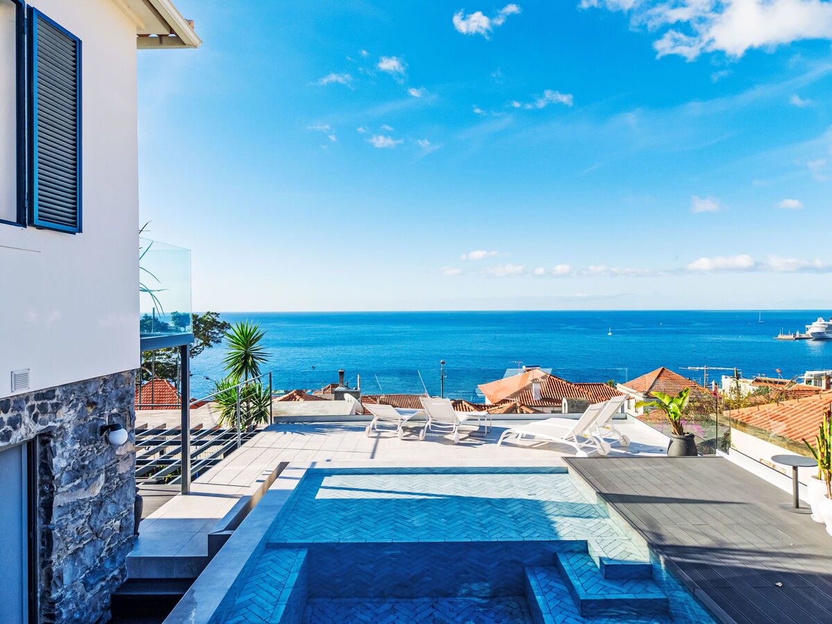 Villa Lazaro à Funchal : piscine chauffée, vue mer et montagne - Photo 3