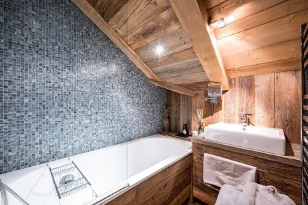 SG-138-BLANCHE-Y, Séjour de luxe – Chalet confortable avec jacuzzi - Photo 67