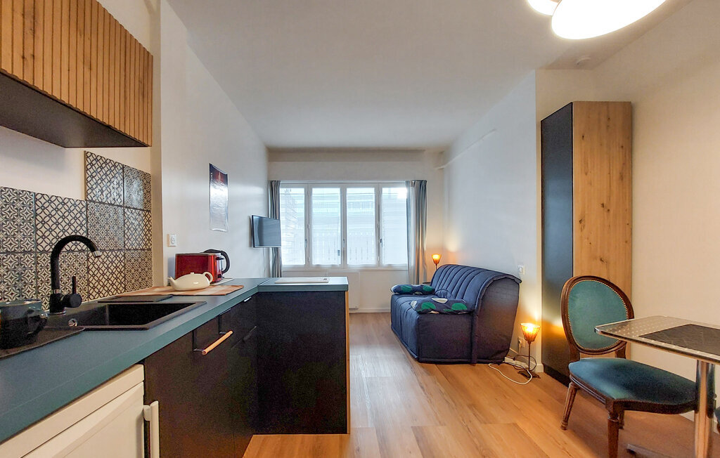 Appartement centre-ville, 200 m de la plage à Royan - Photo 9
