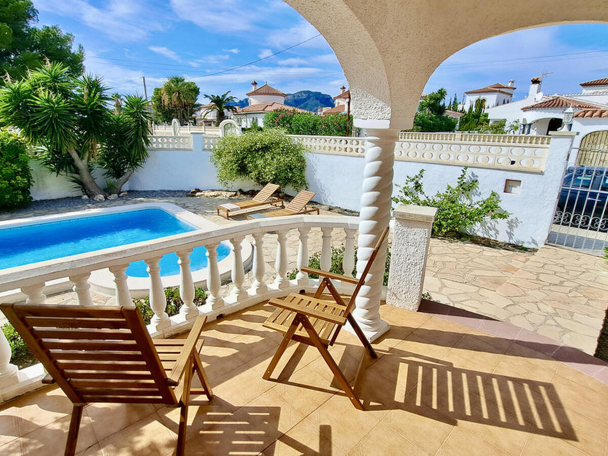 Villa Sol Miami Platja : 3 ch, piscine privée, 429m² terrain - Photo 2