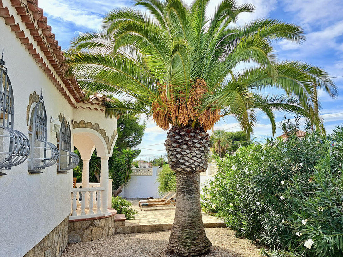 Villa Sol Miami Platja : 3 ch, piscine privée, 429m² terrain - Photo 6
