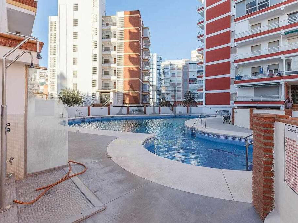 Appartement 2 chambres Torre del Mar avec piscine - Photo 1