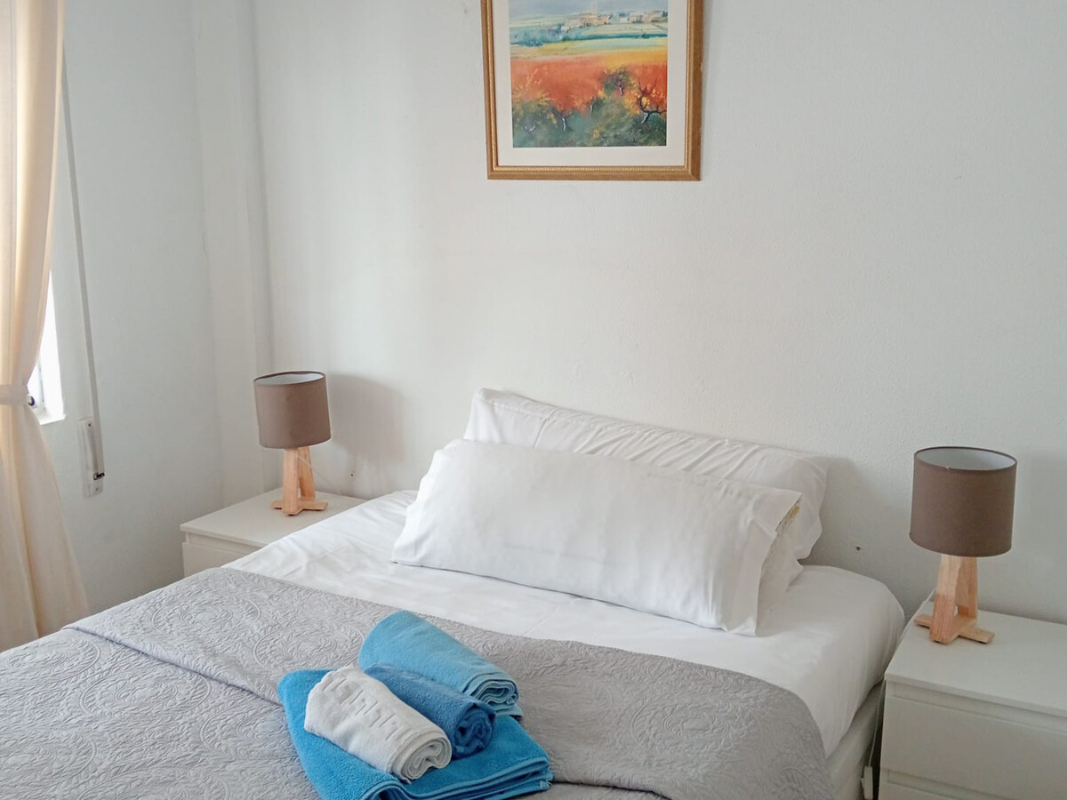 Appartement 2 chambres Torre del Mar avec piscine - Photo 4