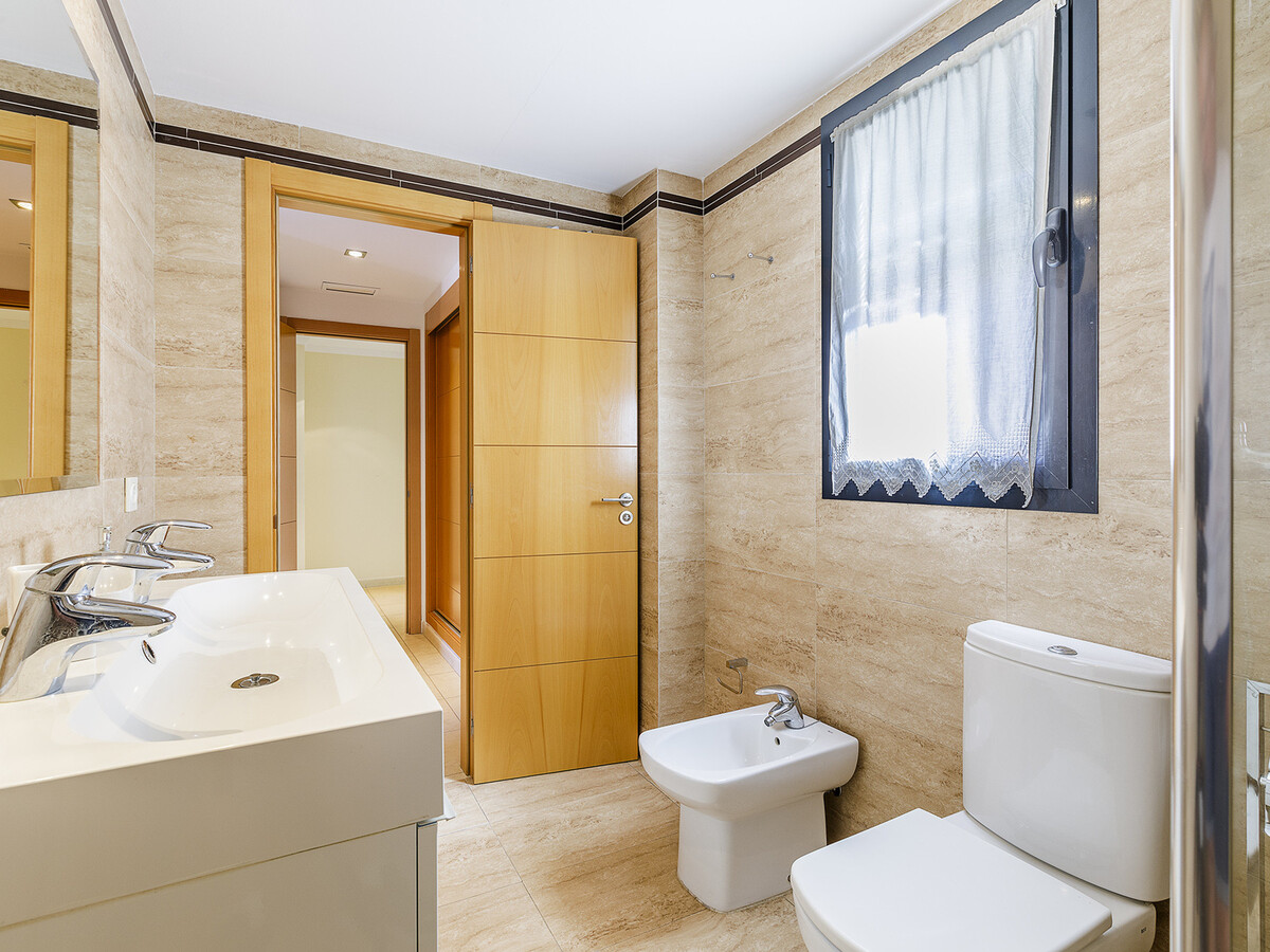 Penthouse moderne avec terrasse à Torre del Mar - Photo 7