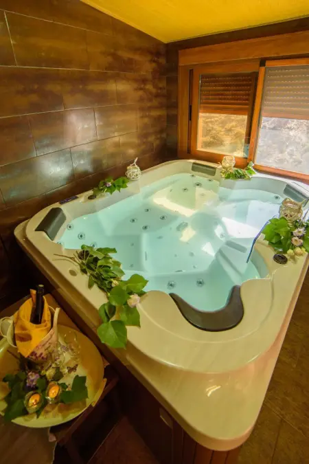 Das Upside Down House mit Whirlpool-Badewanne, Maison 2 personnes à Laroya - Photo 1