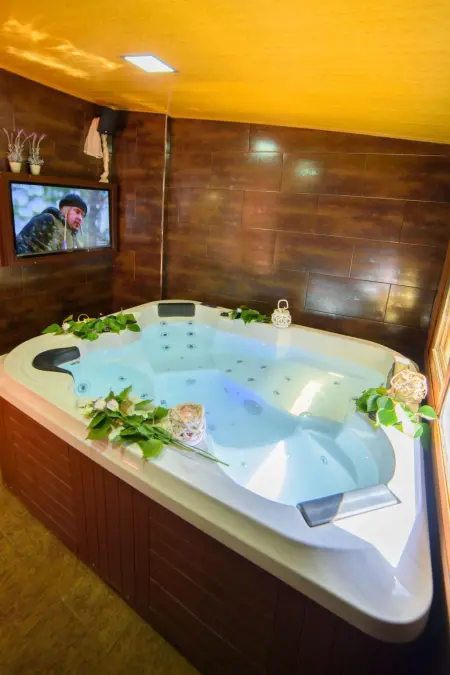 Das Upside Down House mit Whirlpool-Badewanne, Maison 2 personnes à Laroya - Photo 2