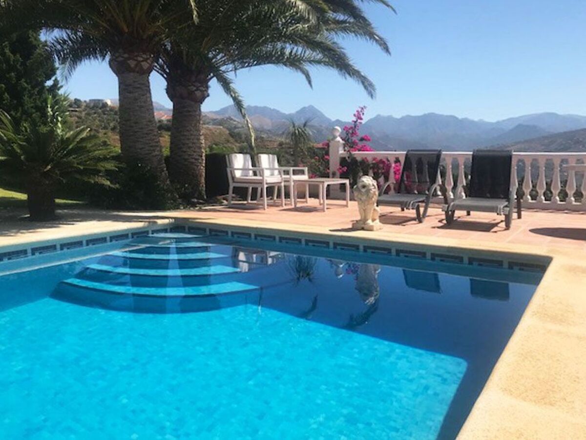 Casa Palmeras à Sayalonga : maison 8 pers, piscine privée - Photo 2