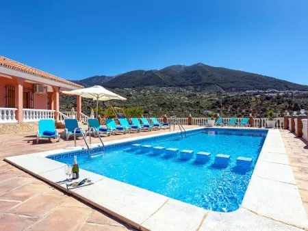 Location maison à La Axarquía   Alcaucín, Familienhaus mit großzügigen Außenanlagen