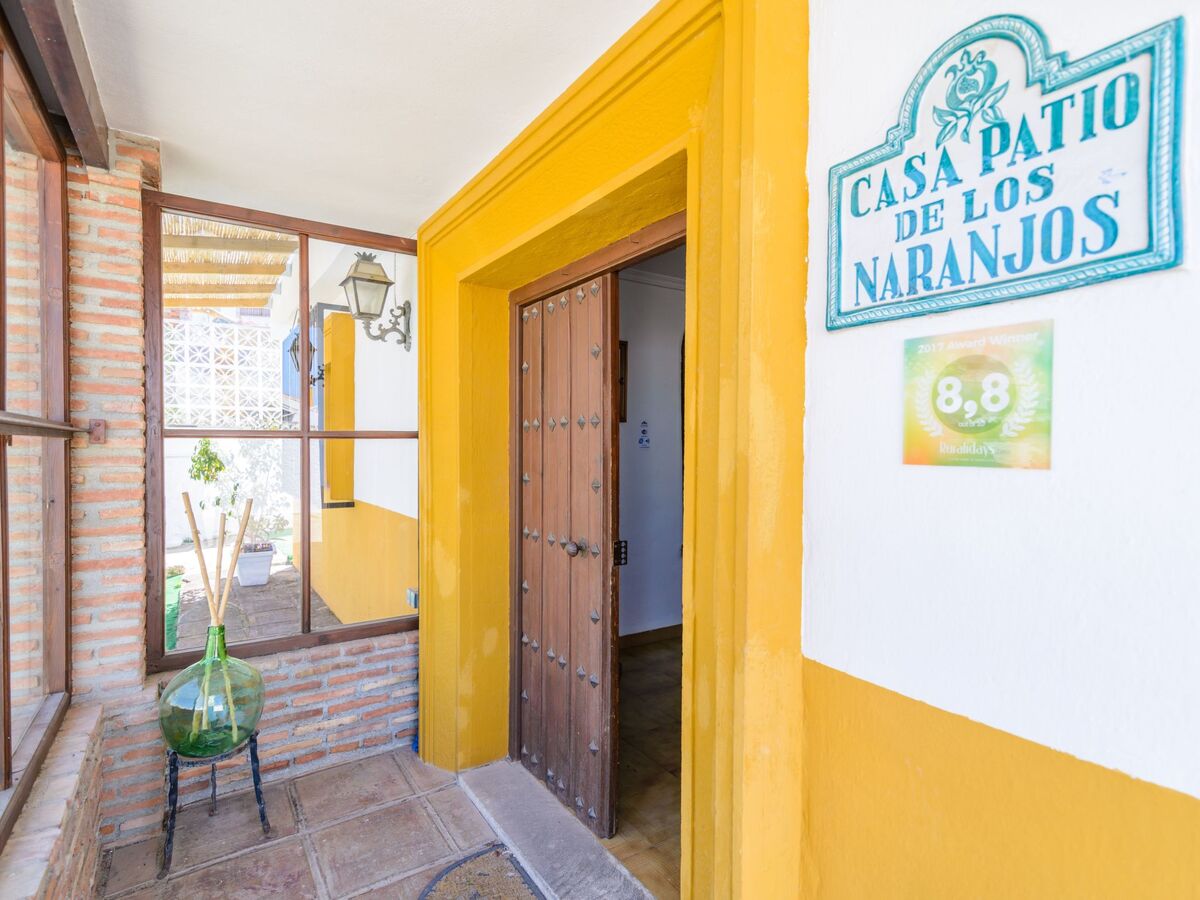Maison Patio de los Naranjos avec piscine à Alcaucín - Photo 3
