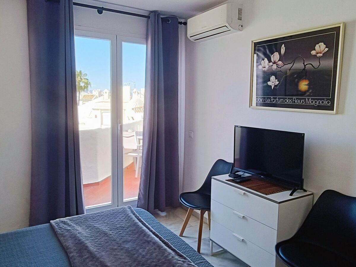 Appartement Puerto Marina, 50 m de la plage - Photo 3