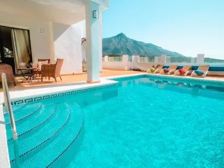 Schöne 4BDR-Villa mit fantastischer Aussicht, Location Maison 8 personnes à Marbella - Photo 3