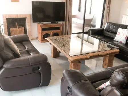 Schöne 4BDR-Villa mit fantastischer Aussicht, Location Maison 8 personnes à Marbella - Photo 7