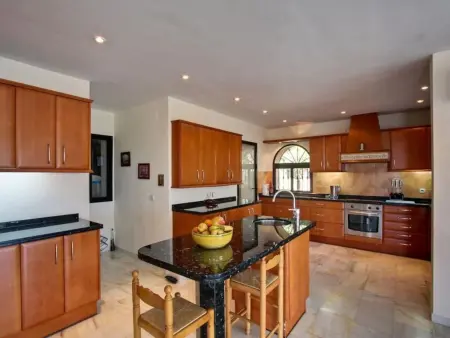 Schöne 4BDR-Villa mit fantastischer Aussicht, Location Maison 8 personnes à Marbella - Photo 9