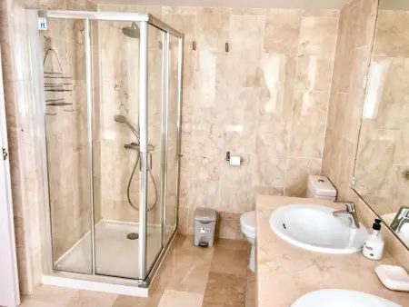 Schöne 4BDR-Villa mit fantastischer Aussicht, Location Maison 8 personnes à Marbella - Photo 16