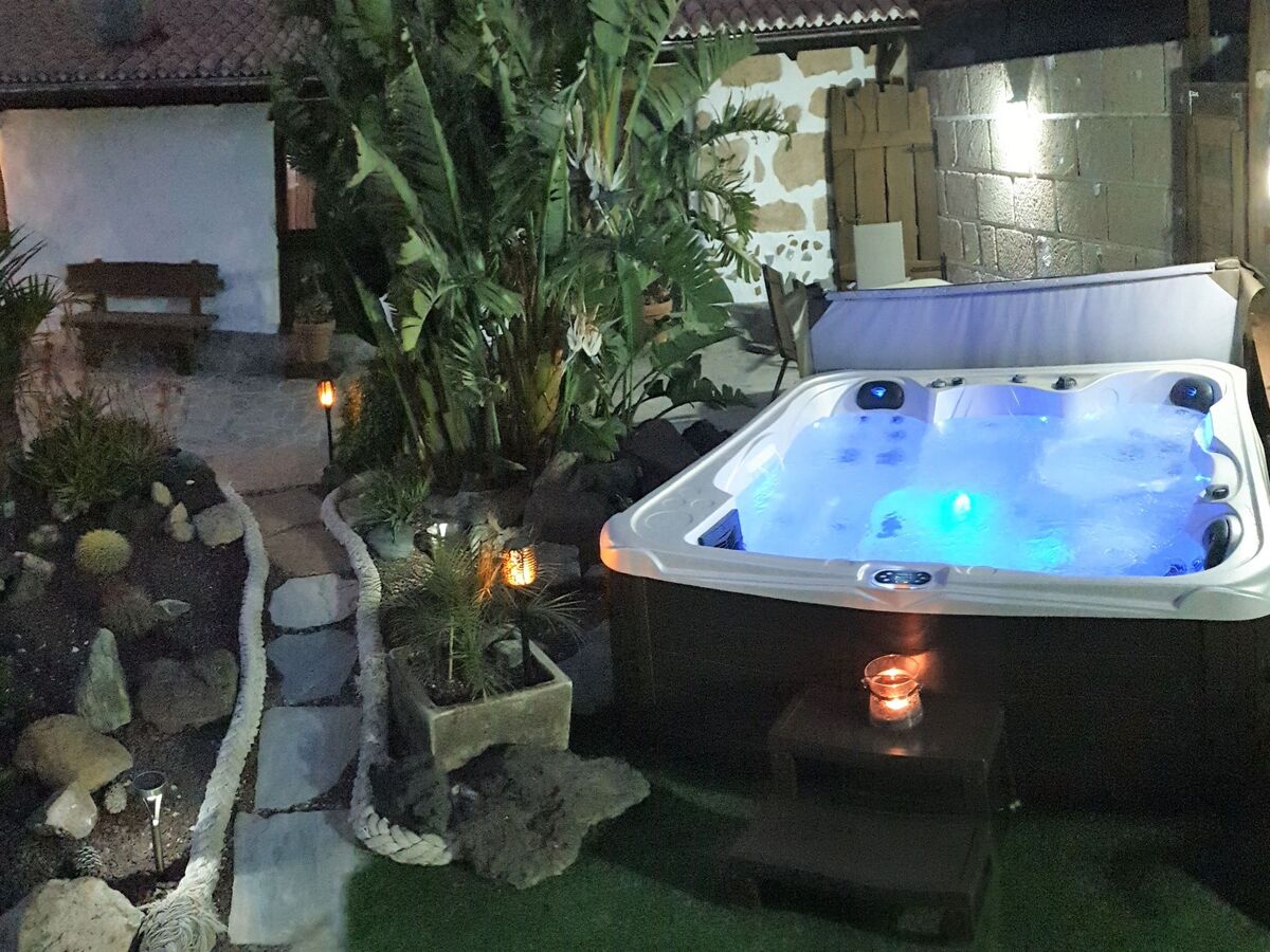 Maison typique canarienne avec jacuzzi à Arico - Photo 21