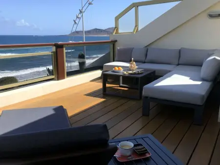 Appartement Las Canteras : terrasse 25m² face à la mer : photo 3