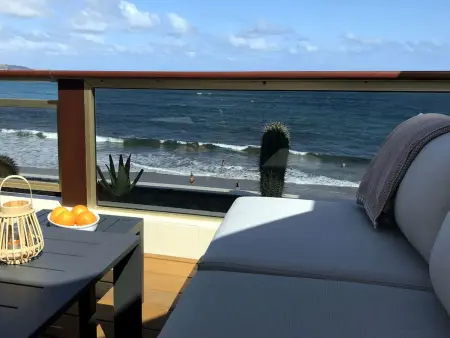 Appartement Las Canteras : terrasse 25m² face à la mer : photo 4