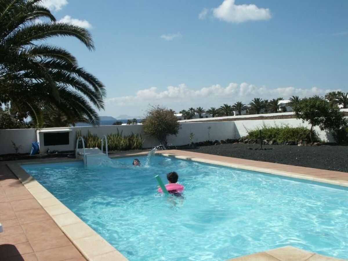 Bungalow 4 chambres avec piscine et vue mer à Playa Blanca - Photo 6