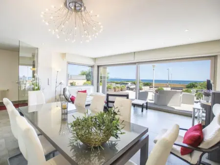 Location maison à Son Serra de Marina, Ferienvilla in Strandnähe